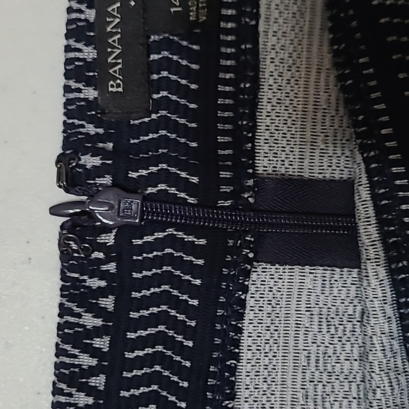 NWT Banana Republic navy blue patterned with flounce hem skirt size 14 - Picture 4 of 7